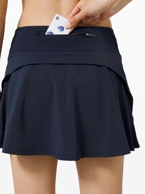 Lululemon play off the pleats skirt size 2 true navy